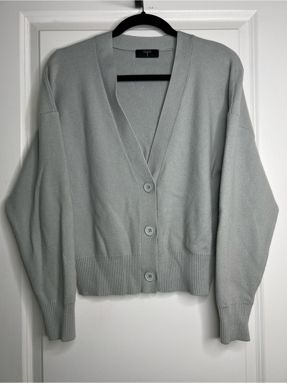 Tahari Gray Button Front Cardigan Sweater Size Medium Soft Knit Office